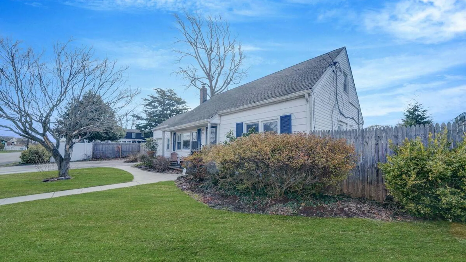 Property at 10 Clarence Street, Copiague, NY 11726 3