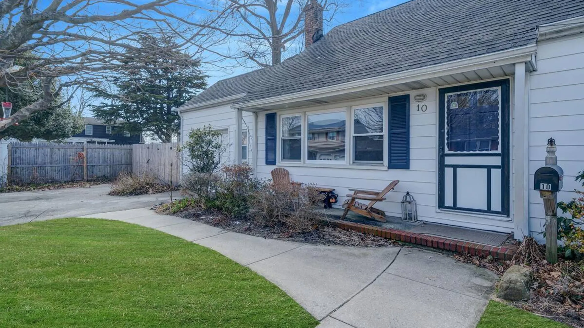 Property at 10 Clarence Street, Copiague, NY 11726 4