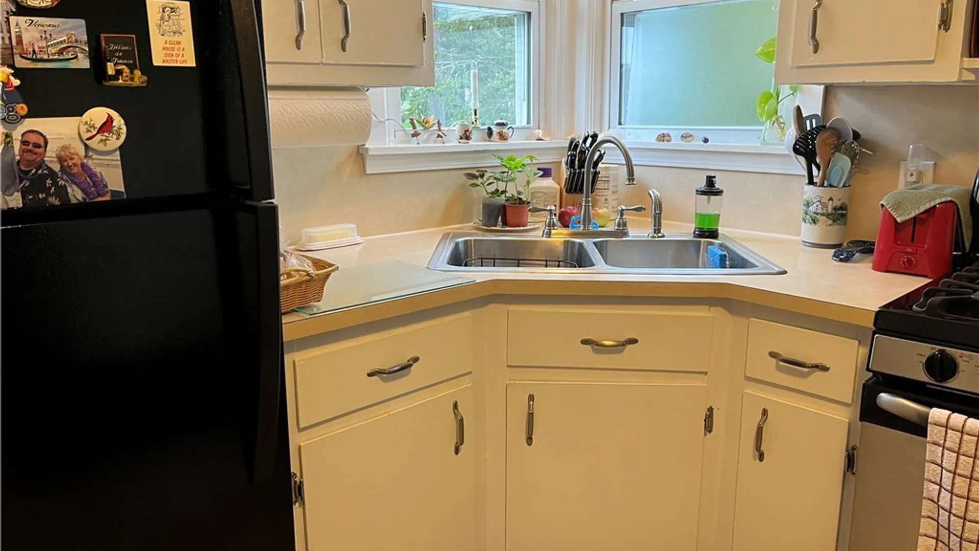 Property at 221 Commodore Terrace, Cheektowaga, NY 14225 7