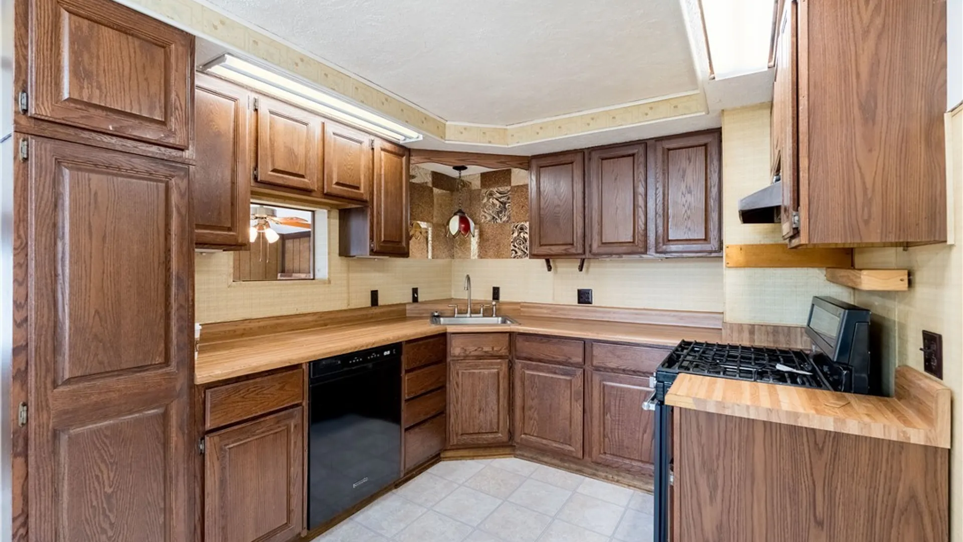 Property at 1715 Parker Boulevard, Tonawanda, NY 14150 3