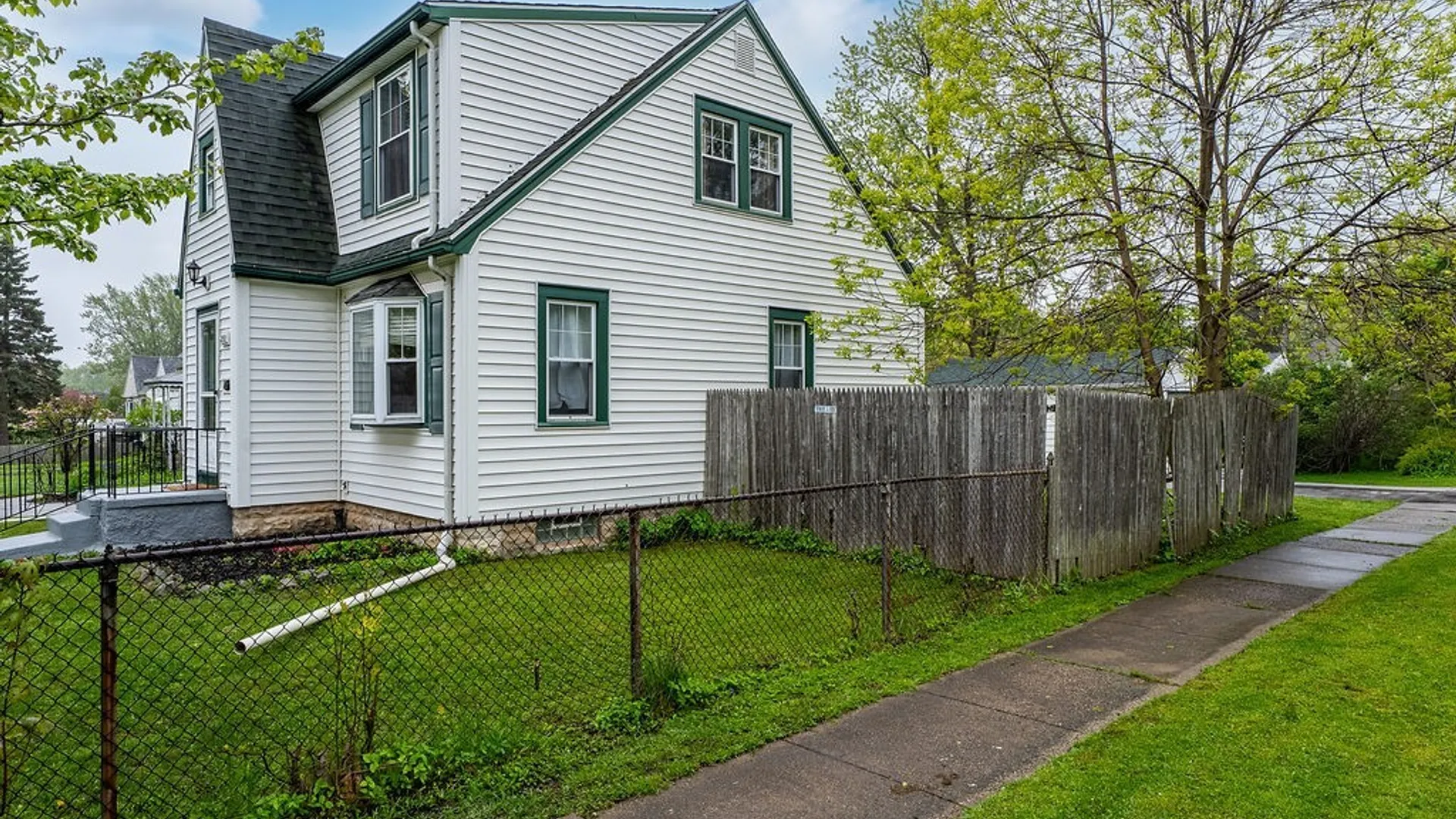 Property at 252 Oehman Boulevard, Cheektowaga, NY 14225 4