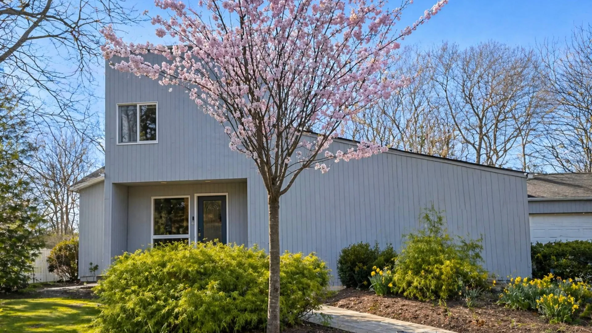 Property at 11 North Quarter Road, Westhampton, NY 11977 13