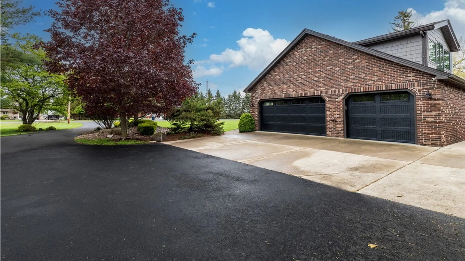 Property at 4950 East River Road, Grand Island, NY 14072 3