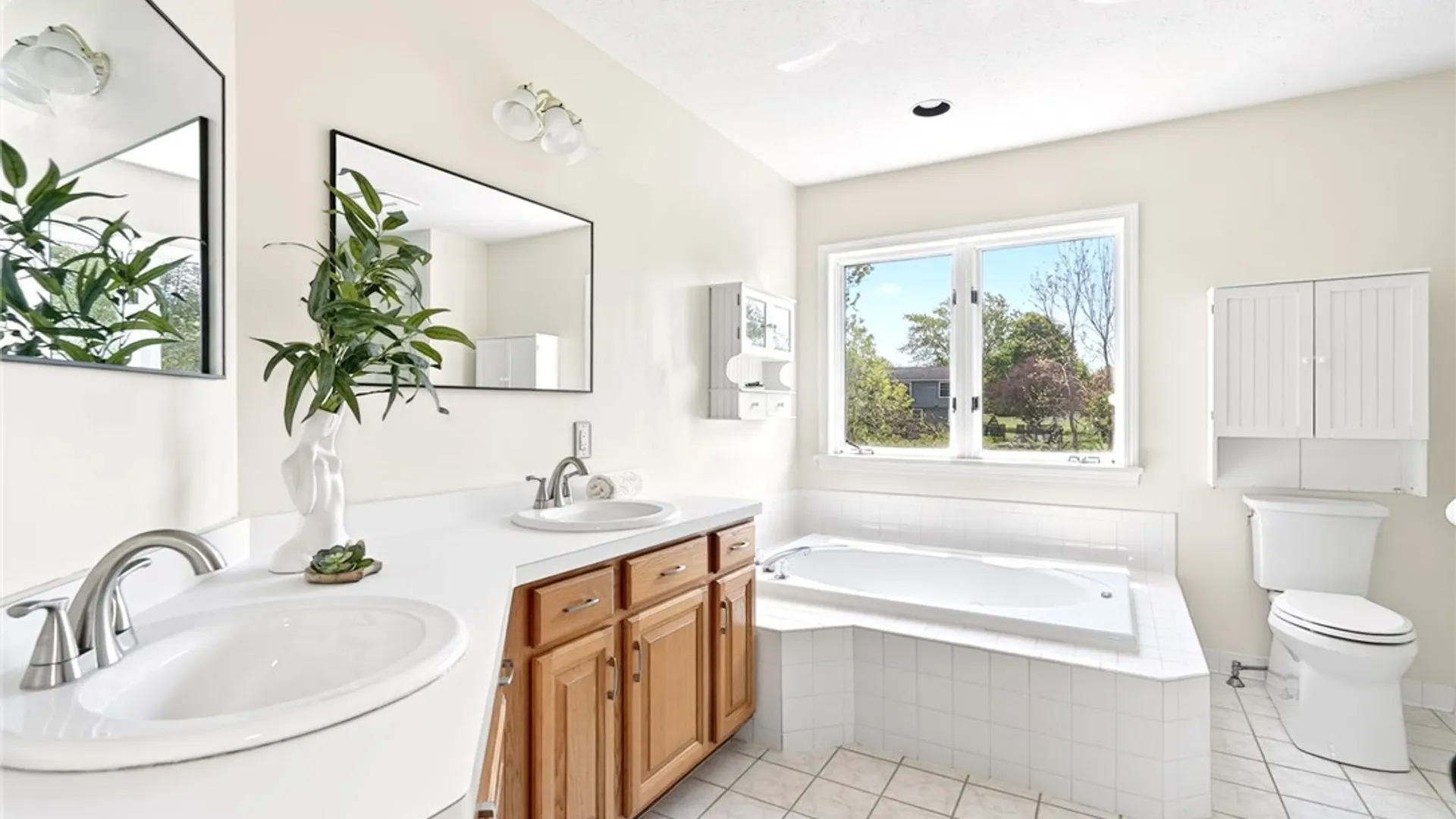 Property at 5 Lacosta Court, Perinton, NY 14450 27