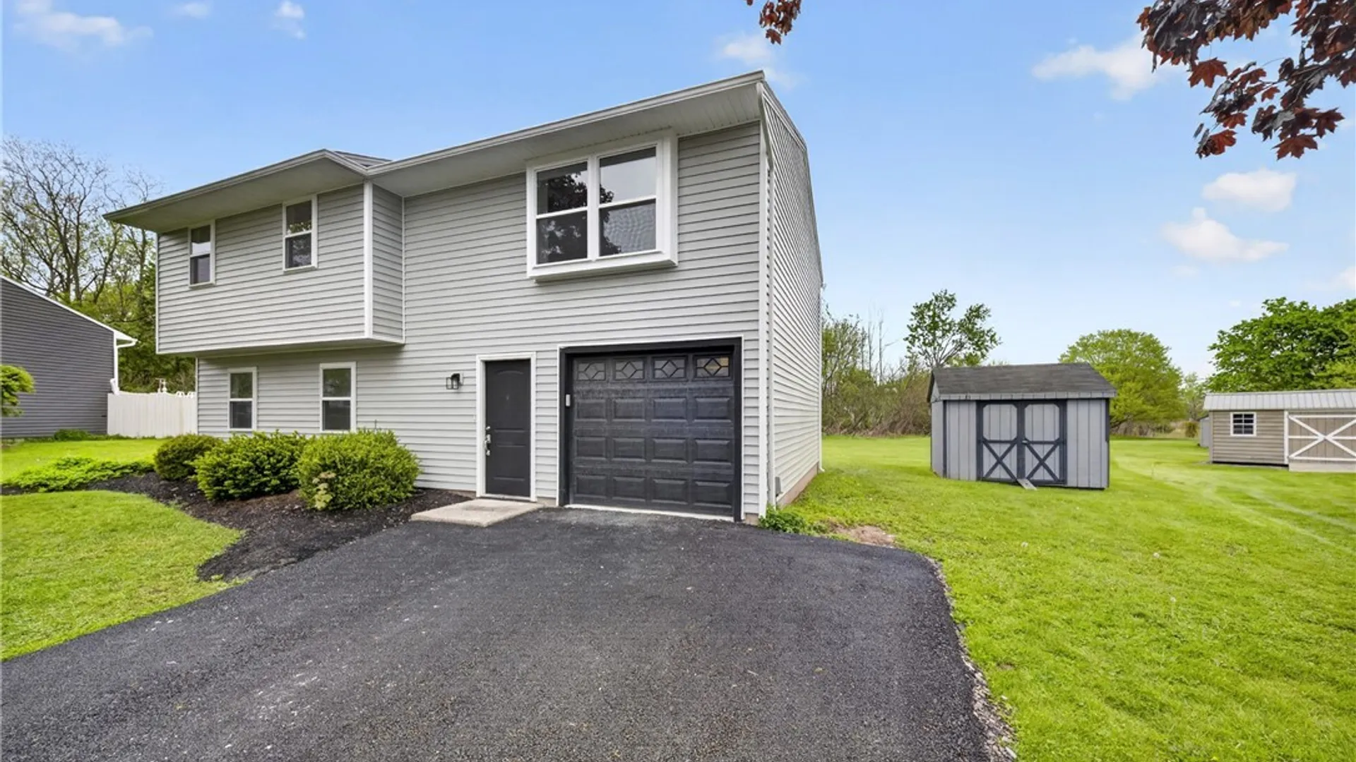Property at 3728 Pendulum, Clay, NY 13027 4