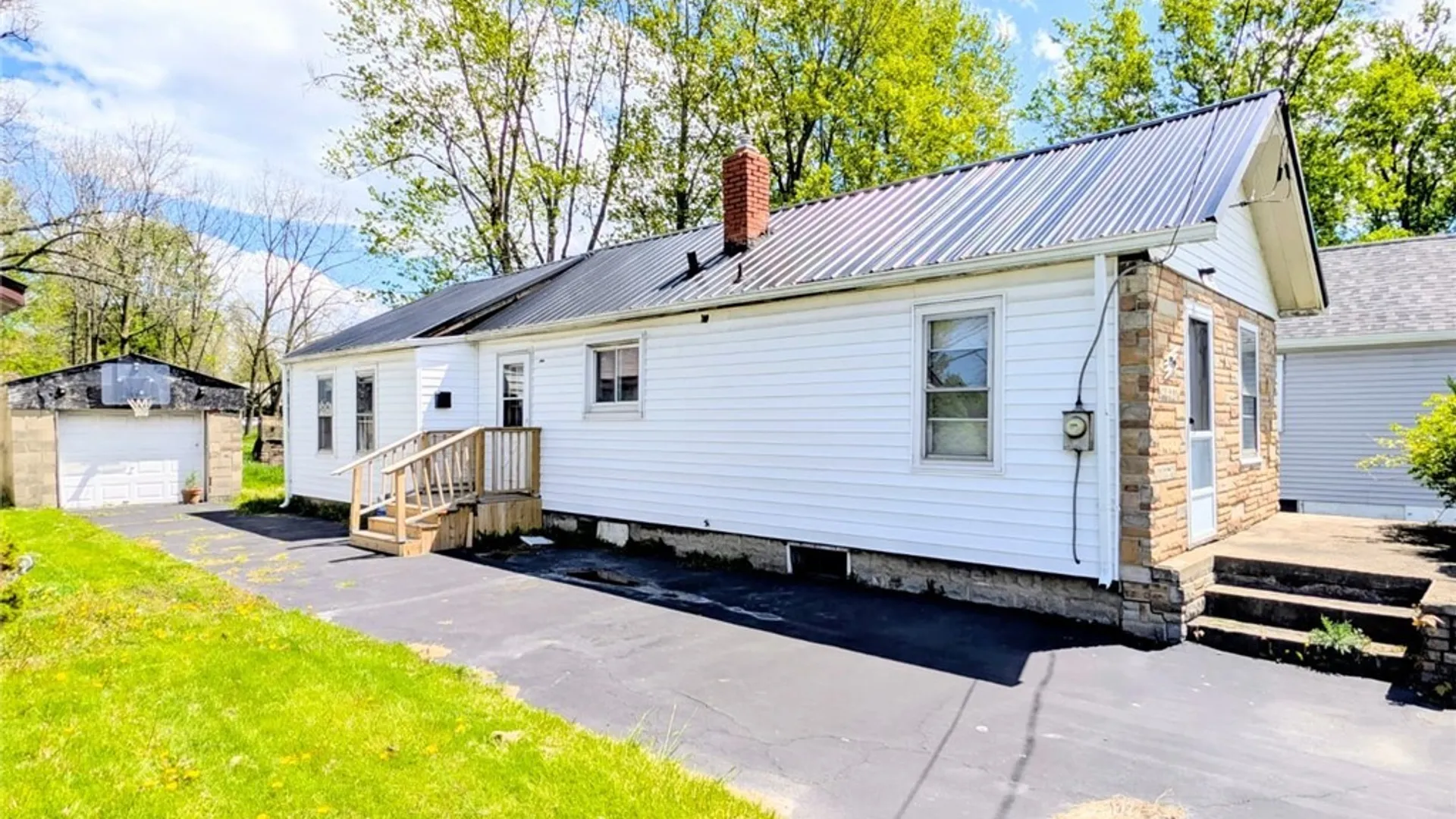 Property at 959 Erie Avenue, North Tonawanda, NY 14120 5
