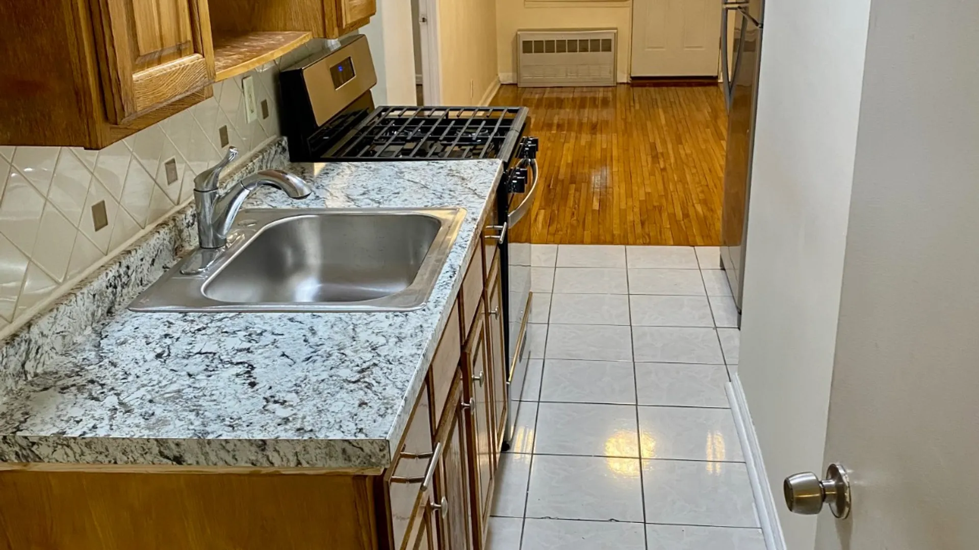 Property at 944 adee avenue, Bronx, NY 10469 15