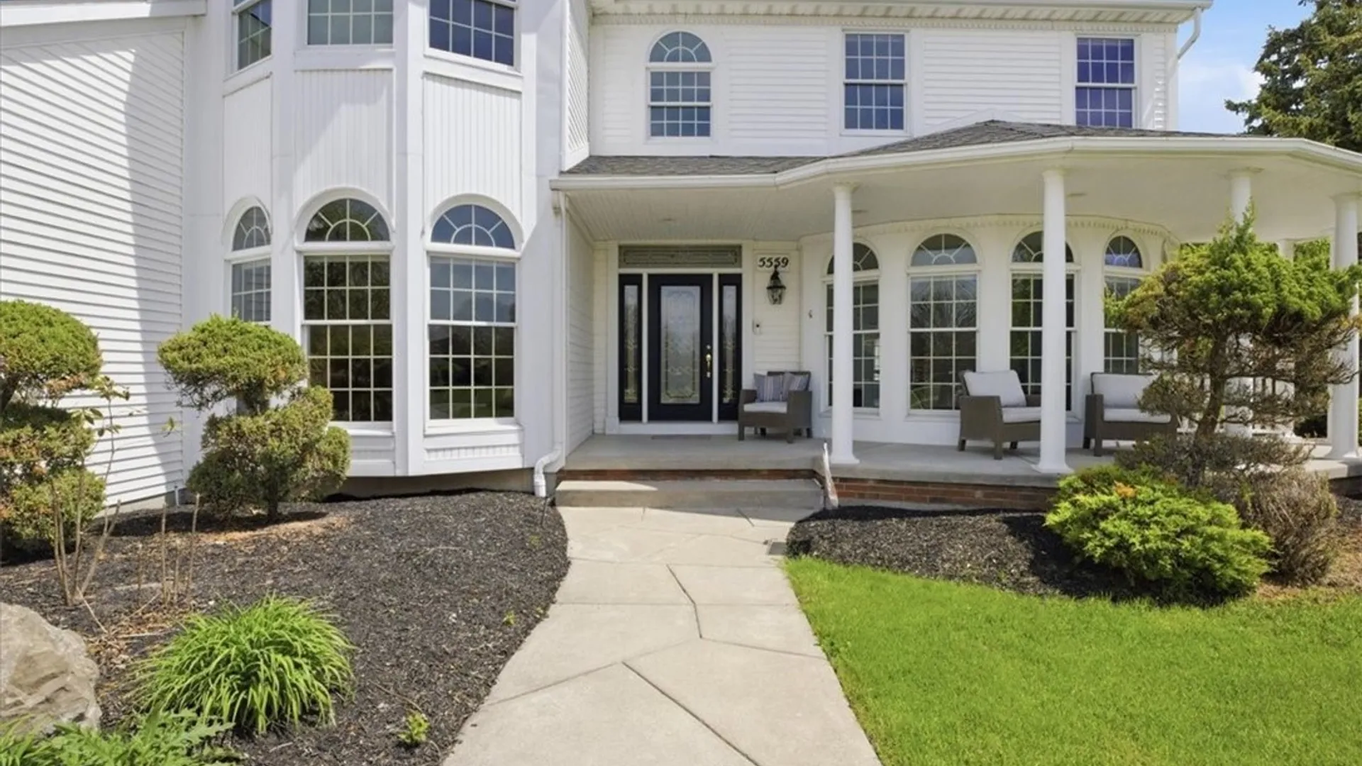 Property at 5559 Oakdale Lane, Clarence, NY 14221 2