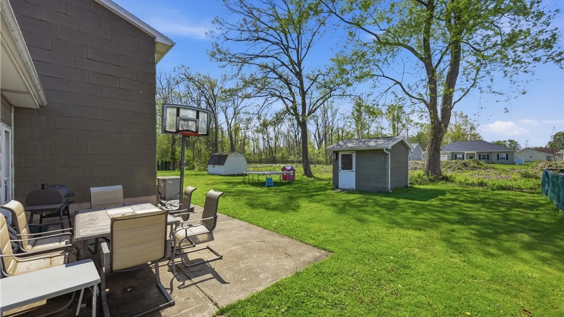 Property at 881 Castlebar Drive, North Tonawanda, NY 14120 24