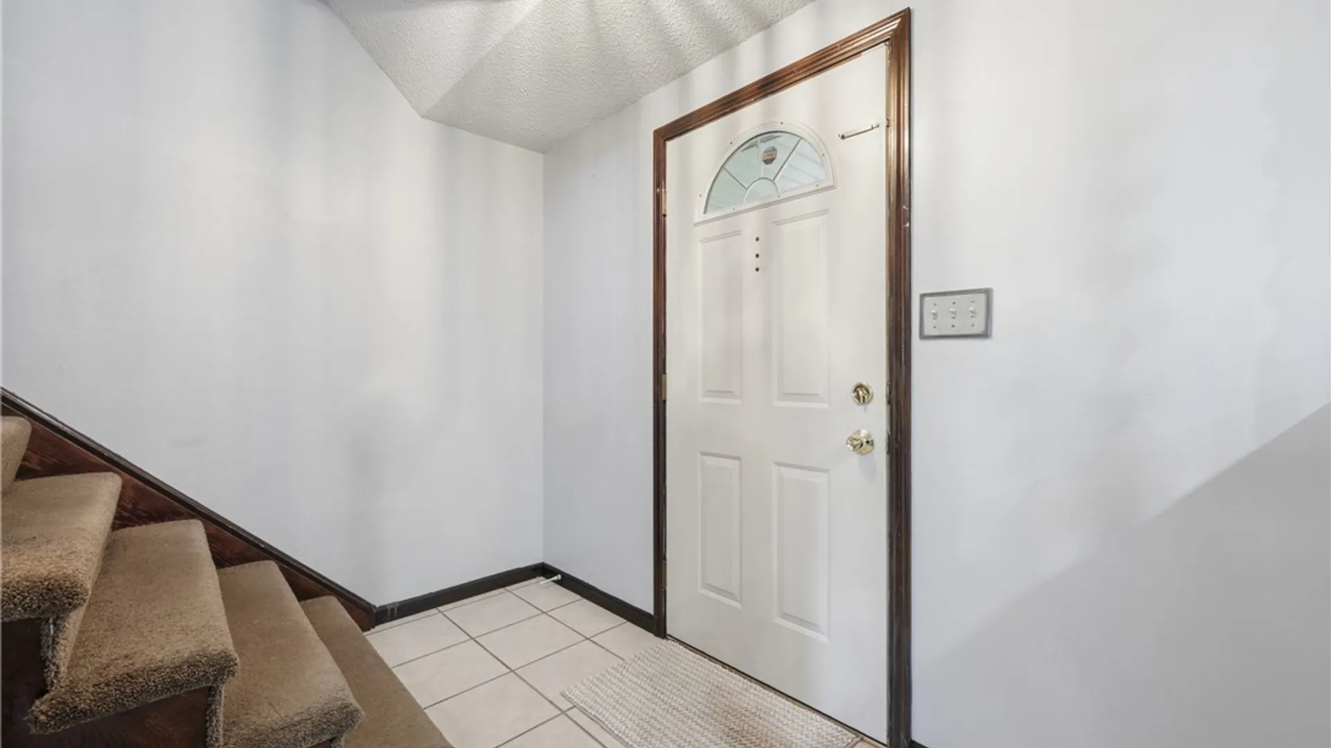 Property at 881 Castlebar Drive, North Tonawanda, NY 14120 3