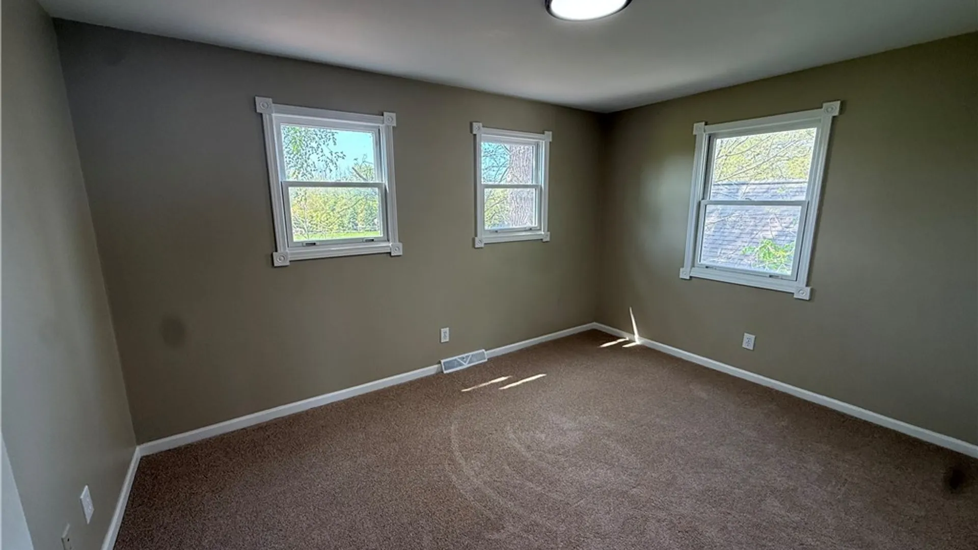 Property at 2554 Niagara Road, Wheatfield, NY 14304 17
