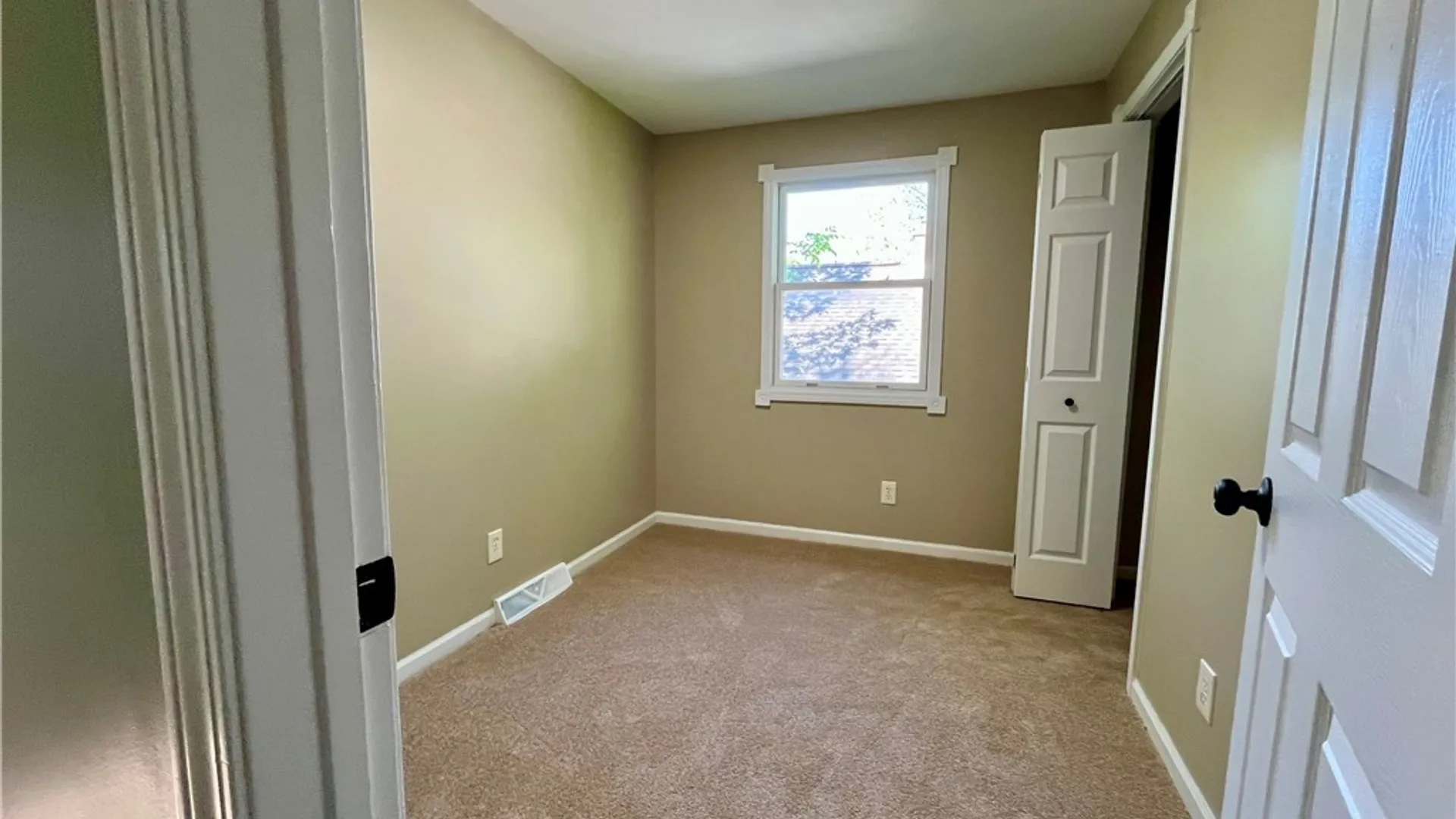 Property at 2554 Niagara Road, Wheatfield, NY 14304 24
