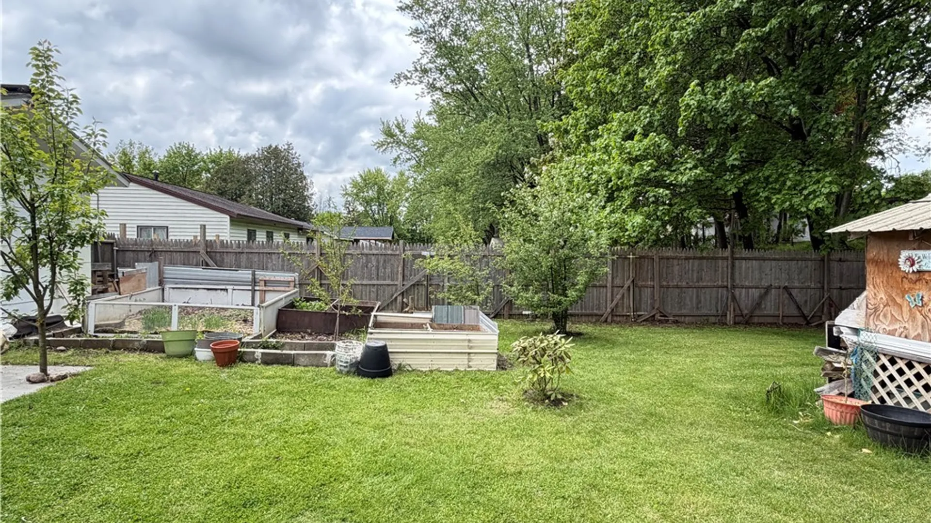 Property at 413 Woodburne Drive, Utica, NY 13502 10