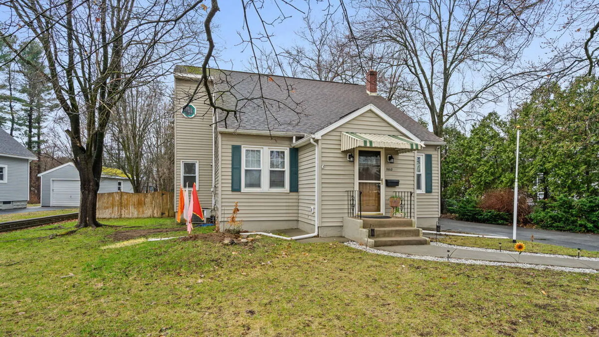 Property at 1002 Fort Hunter Road, Rotterdam, NY 12303 2