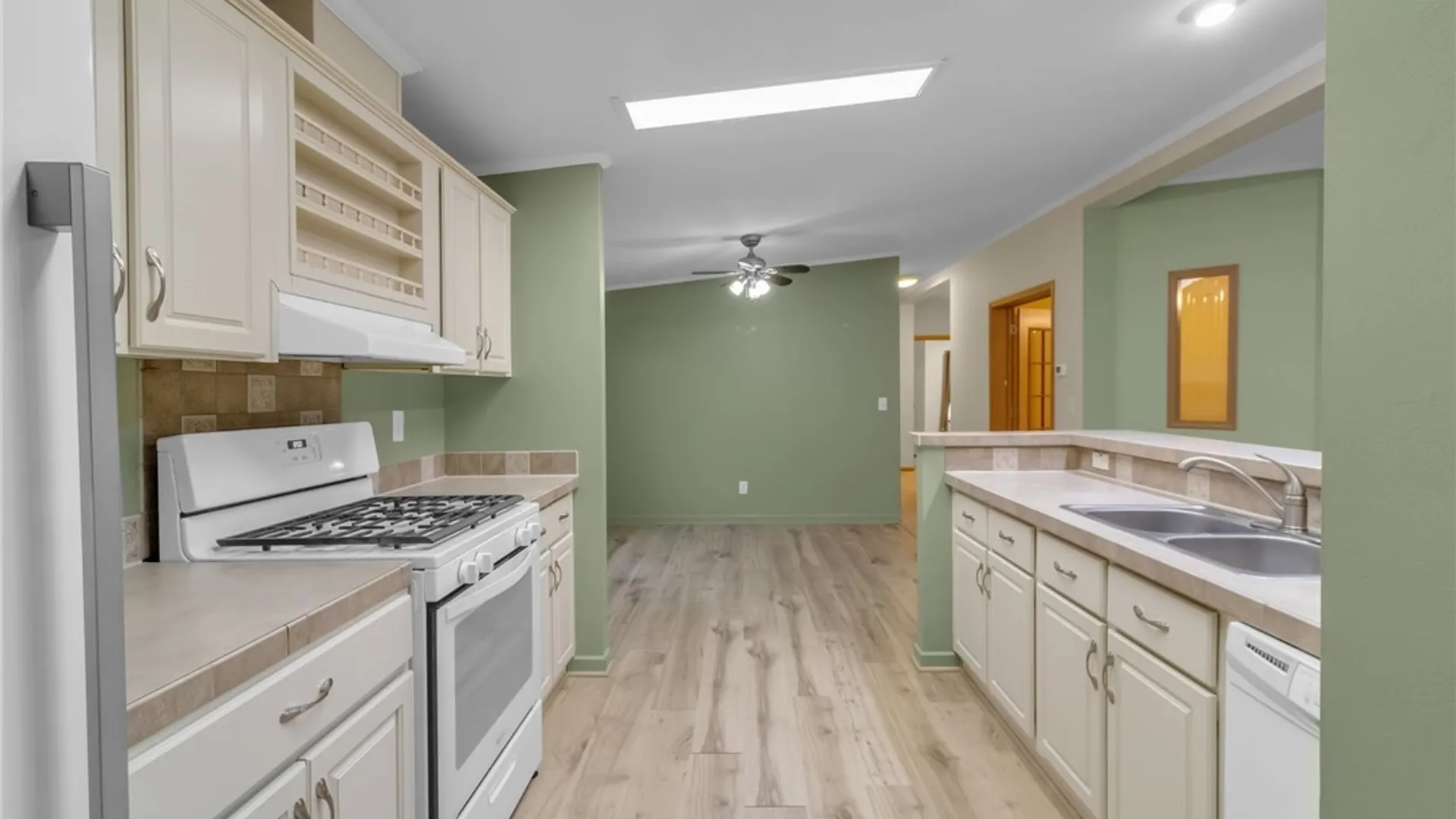 Property at 9899 Tobermory Avenue, Clarence, NY 14031 14