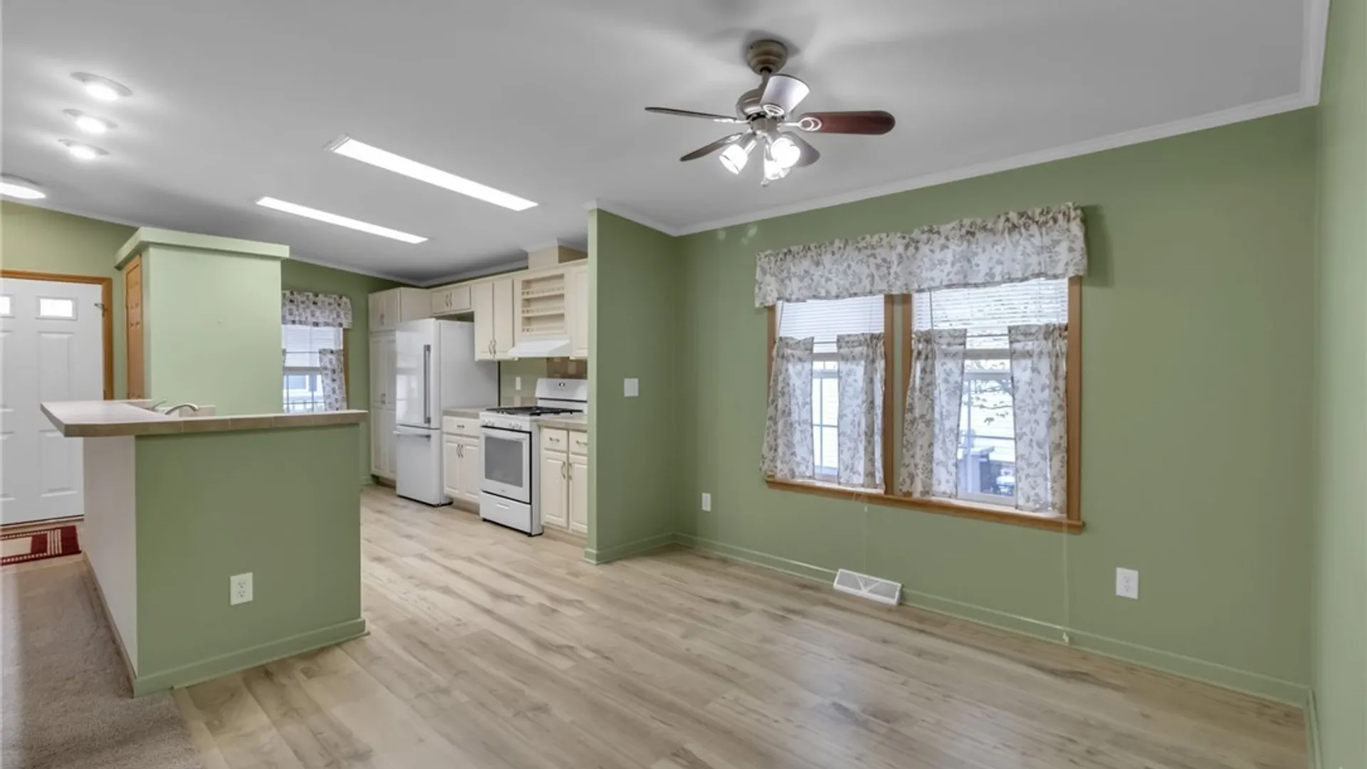 Property at 9899 Tobermory Avenue, Clarence, NY 14031 17