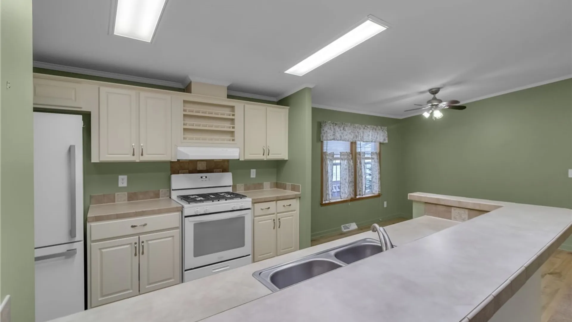 Property at 9899 Tobermory Avenue, Clarence, NY 14031 8