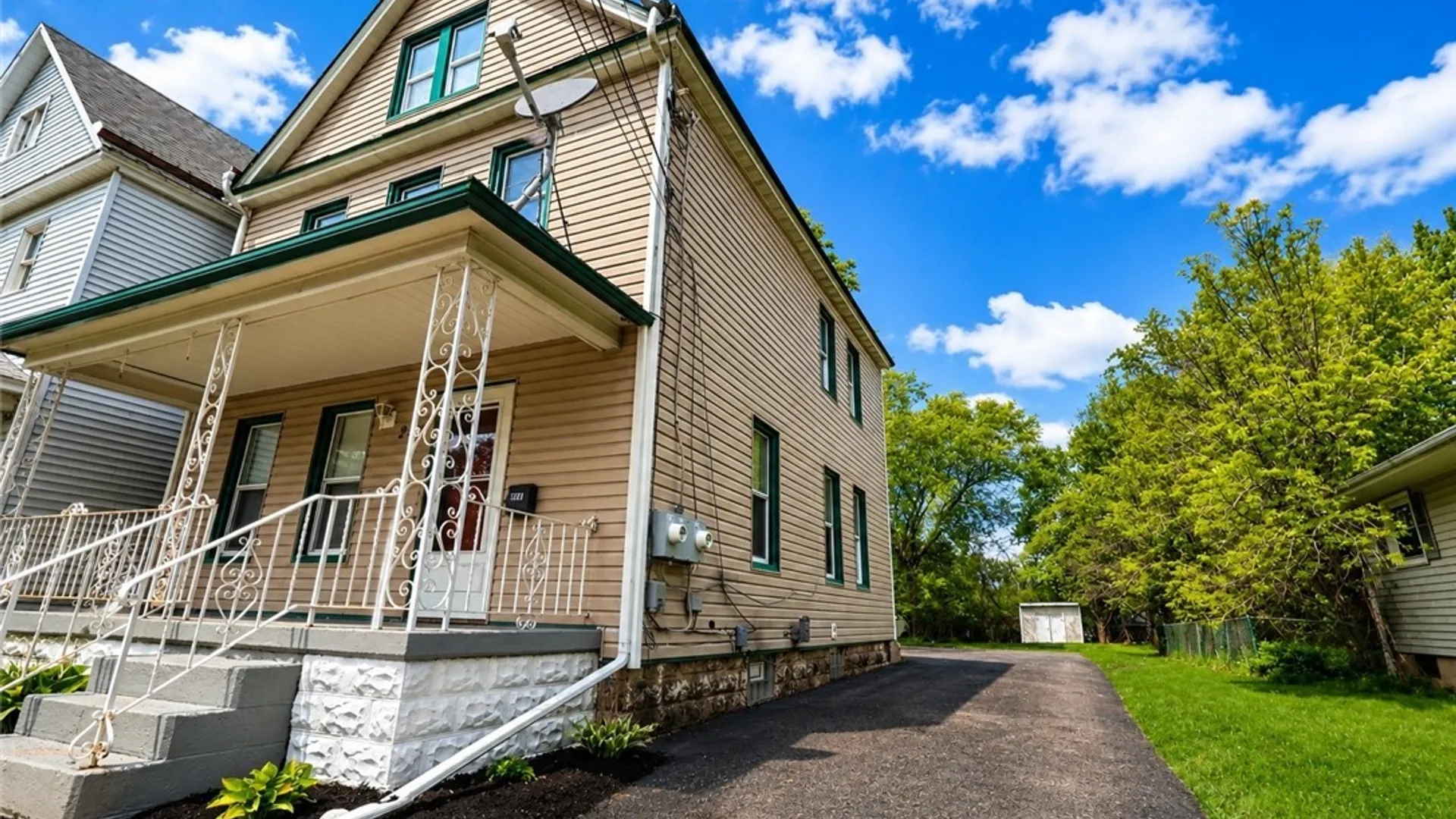 Property at 284 Olmstead Avenue, Lancaster, NY 14043 2