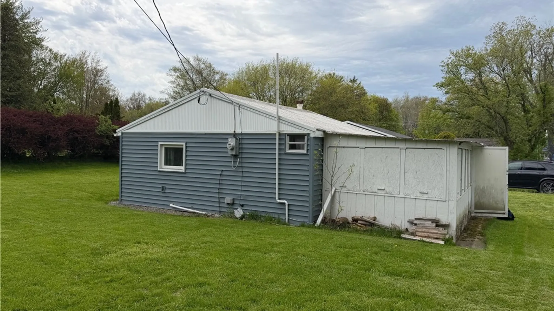 Property at 909 Hillsdale Street, Carlton, NY 14571 2