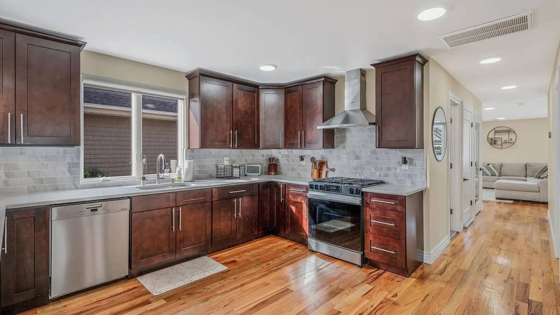 Property at 28 Vanderbilt Avenue, Babylon, NY 11702 12