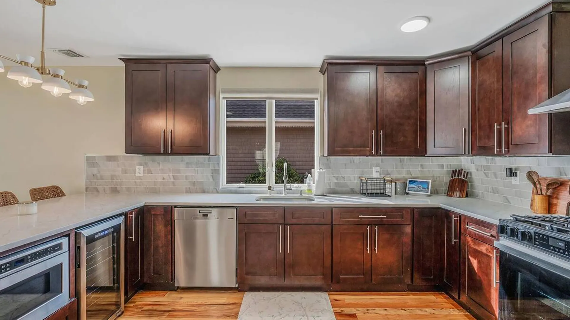 Property at 28 Vanderbilt Avenue, Babylon, NY 11702 13