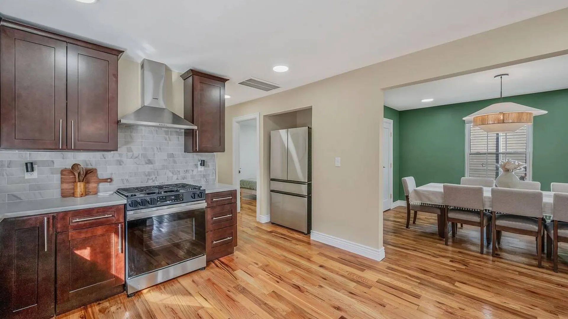 Property at 28 Vanderbilt Avenue, Babylon, NY 11702 15