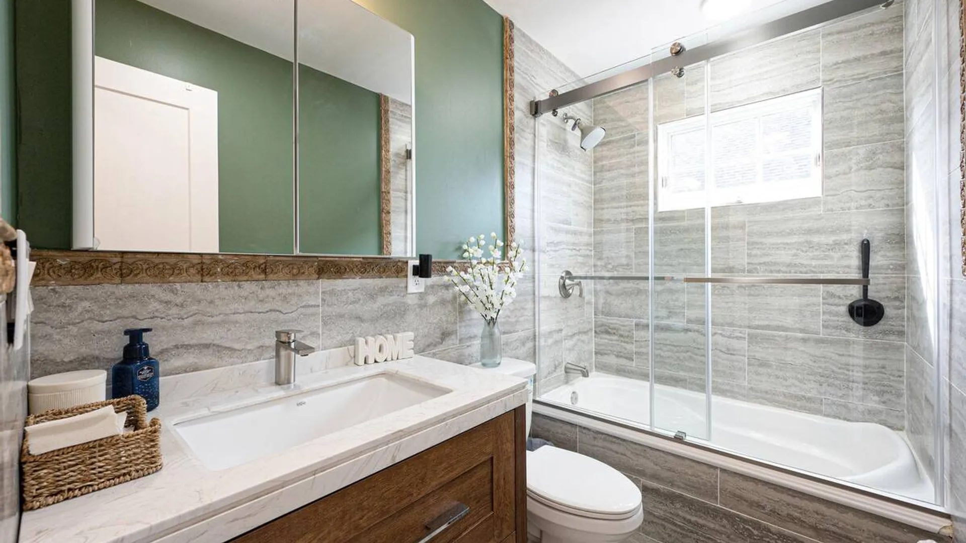 Property at 28 Vanderbilt Avenue, Babylon, NY 11702 16