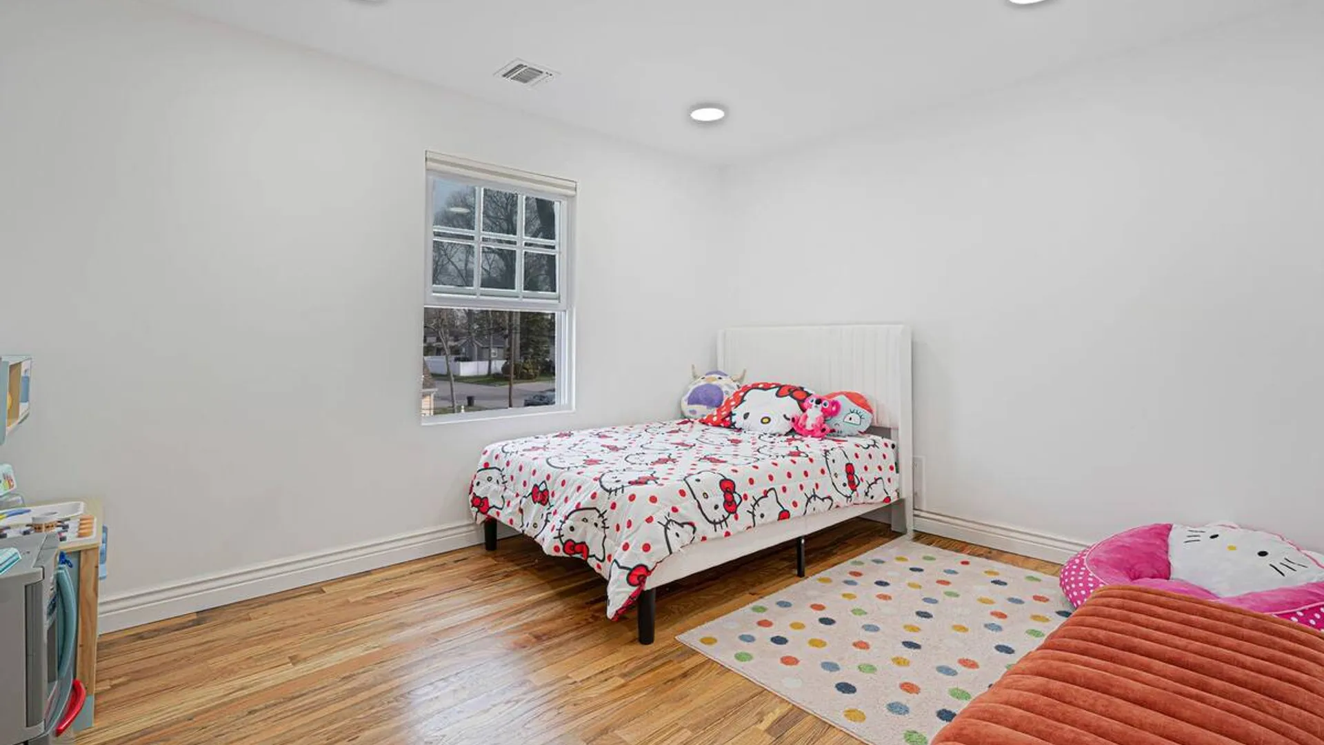 Property at 28 Vanderbilt Avenue, Babylon, NY 11702 17