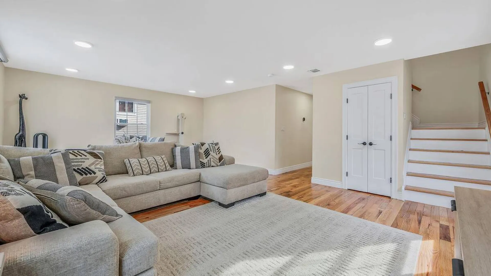 Property at 28 Vanderbilt Avenue, Babylon, NY 11702 21