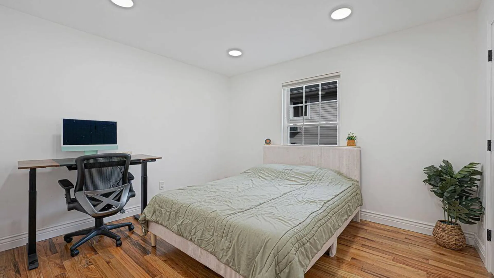 Property at 28 Vanderbilt Avenue, Babylon, NY 11702 30