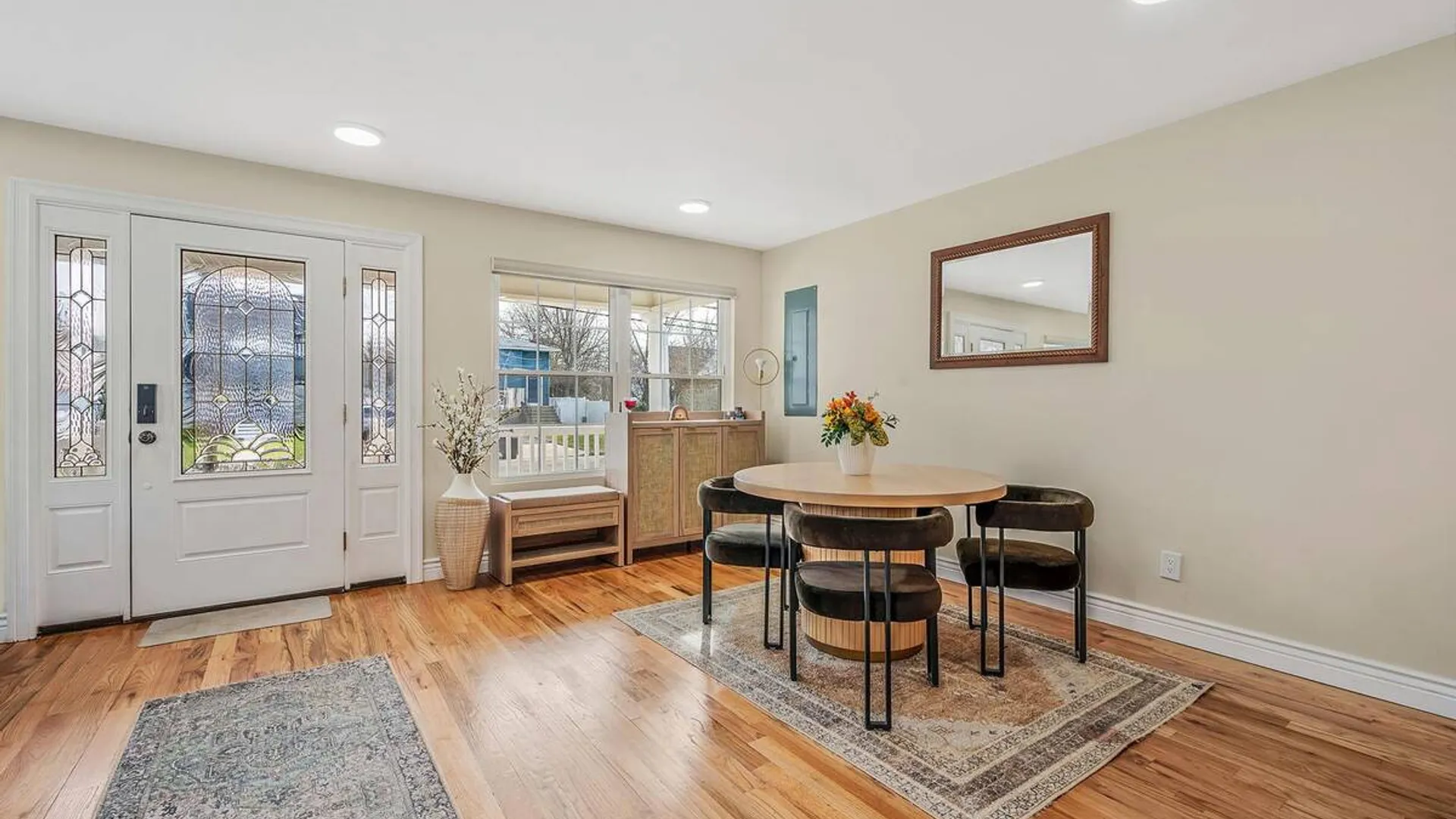 Property at 28 Vanderbilt Avenue, Babylon, NY 11702 4