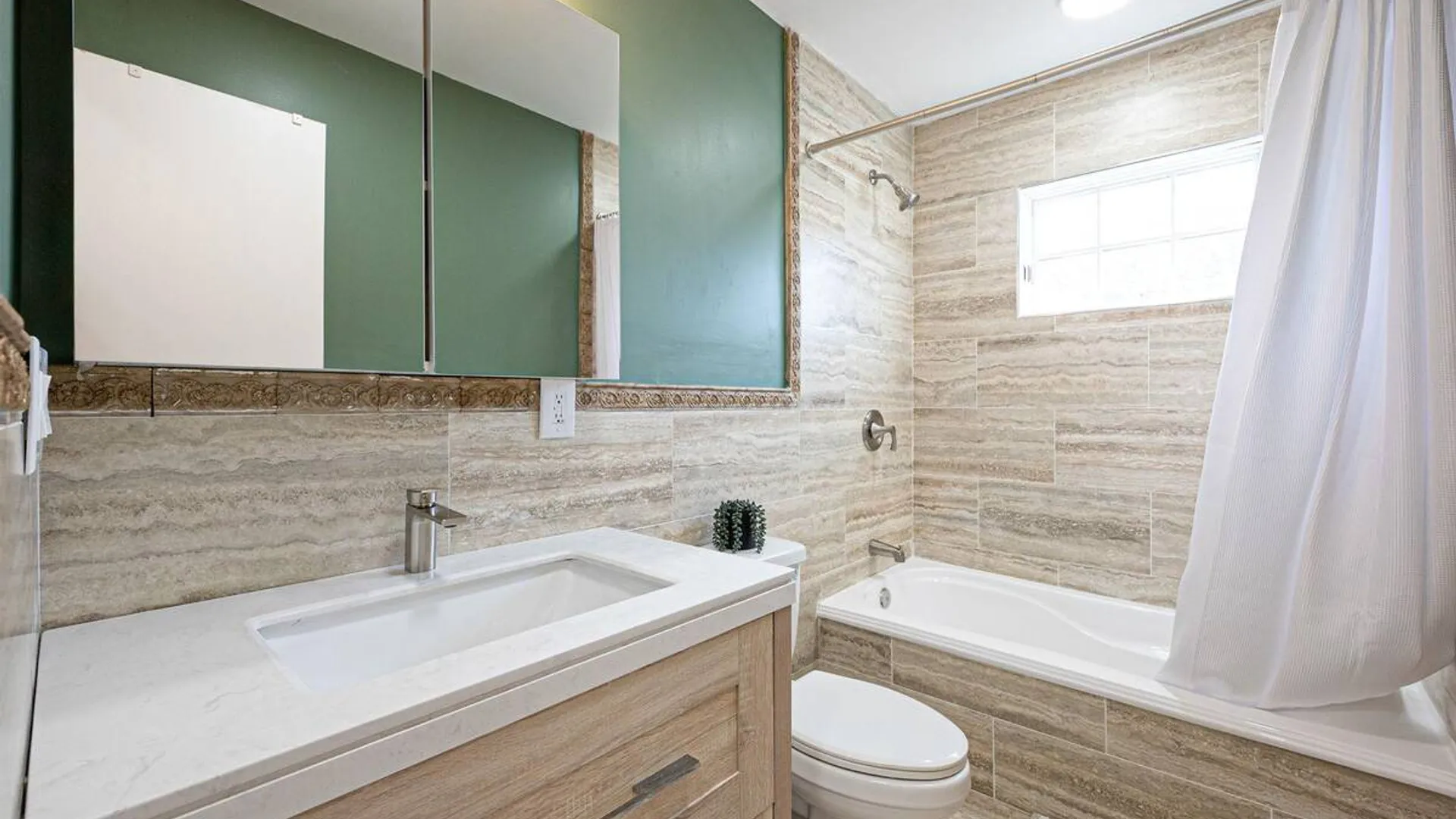 Property at 28 Vanderbilt Avenue, Babylon, NY 11702 31