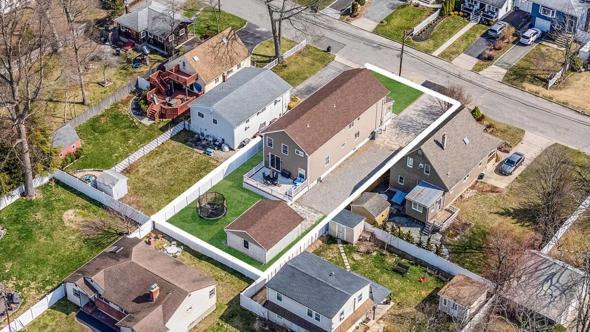 Property at 28 Vanderbilt Avenue, Babylon, NY 11702 45