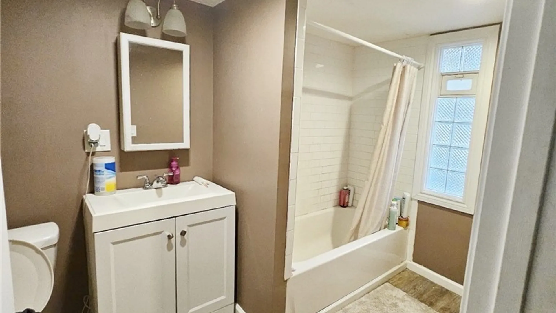 Property at 25 Alpine Place, Cheektowaga, NY 14225 10