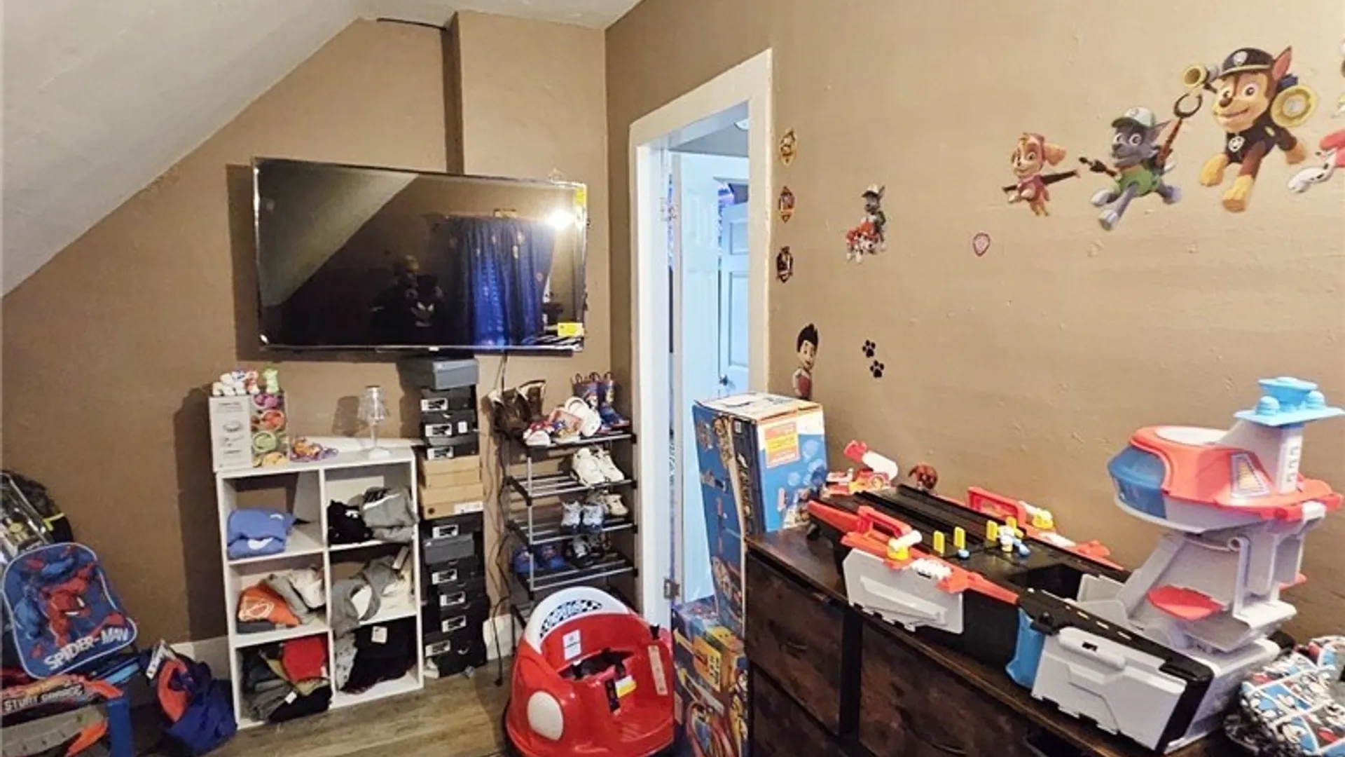 Property at 25 Alpine Place, Cheektowaga, NY 14225 15