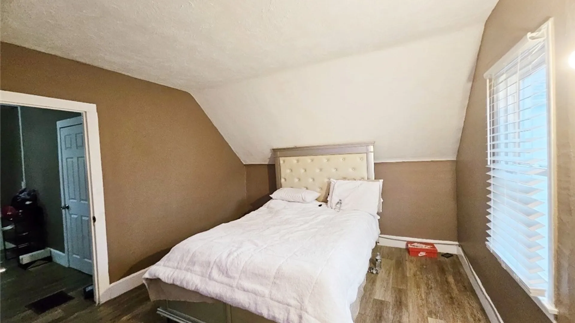 Property at 25 Alpine Place, Cheektowaga, NY 14225 20