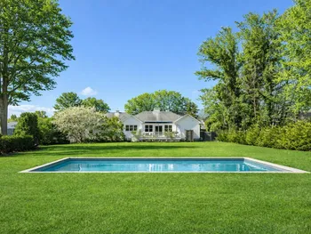 11 BREWSTER LANE, BELLPORT VILLAGE, NY 11713