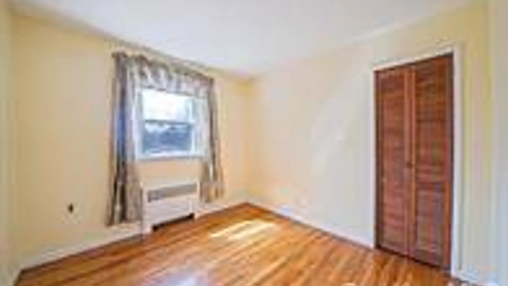 Property at 344 Woods Rd, North Babylon, NY 11703 14