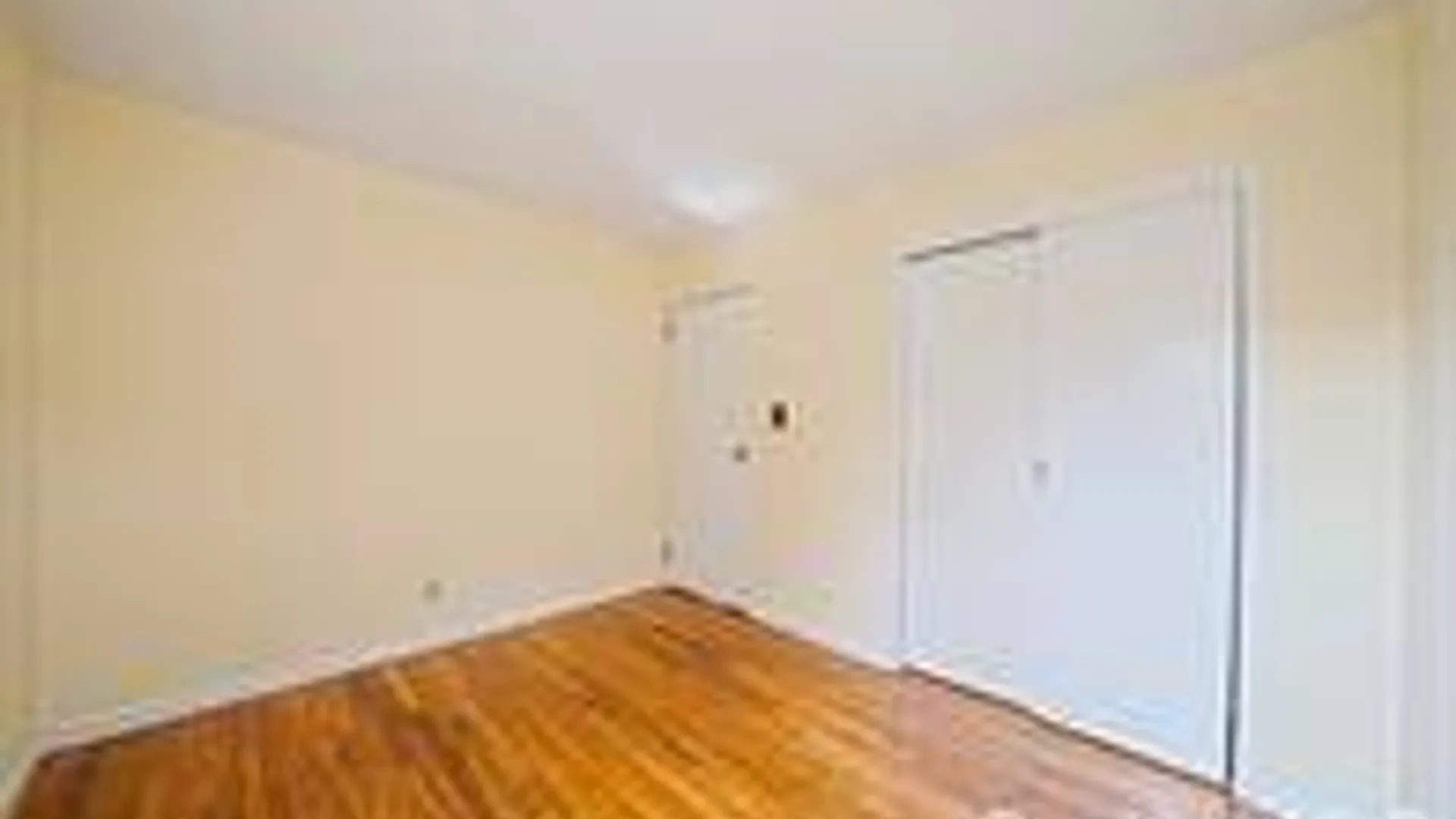 Property at 344 Woods Rd, North Babylon, NY 11703 16