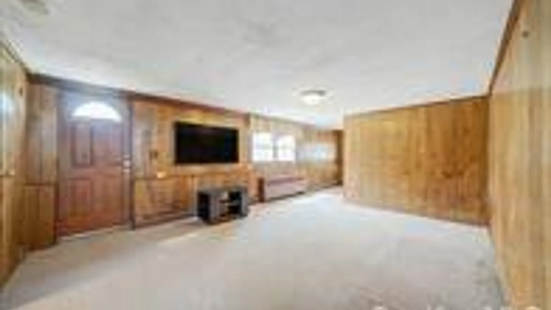 Property at 344 Woods Rd, North Babylon, NY 11703 19