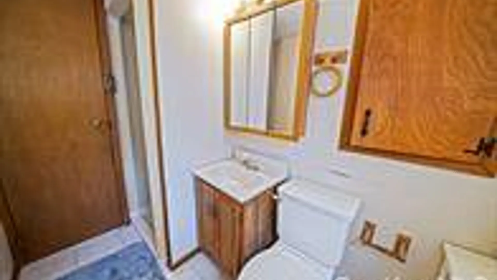Property at 344 Woods Rd, North Babylon, NY 11703 24