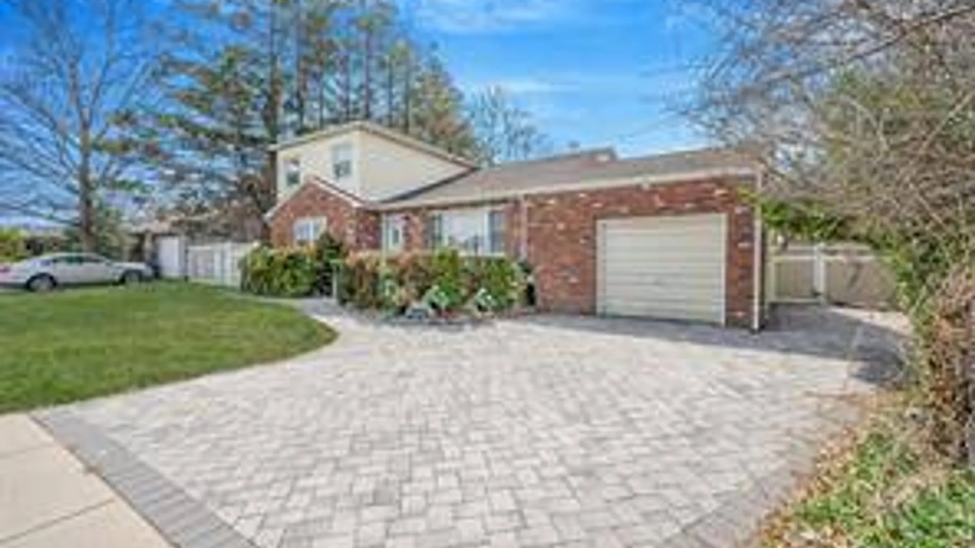 Property at 344 Woods Rd, North Babylon, NY 11703 25