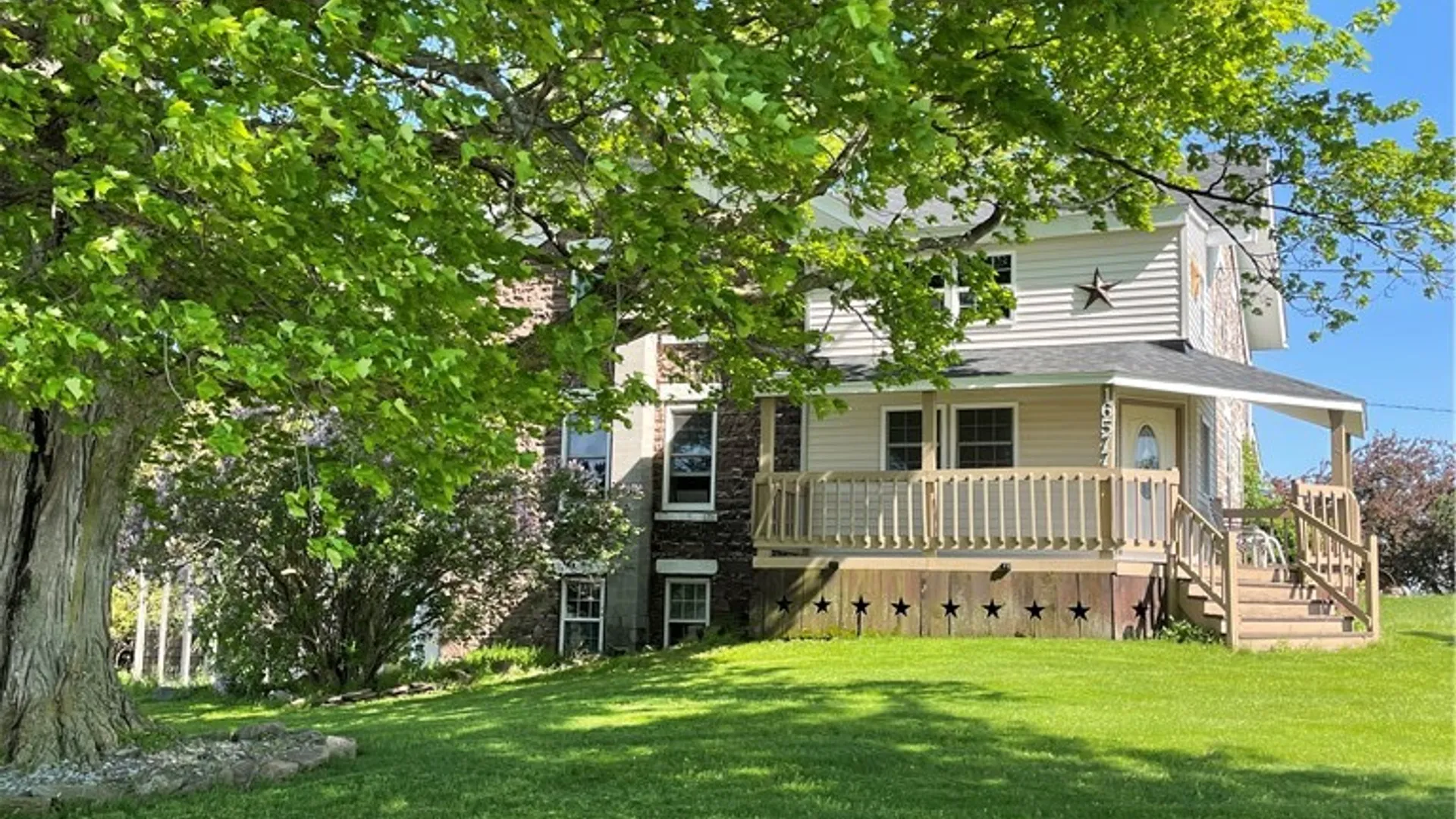 Property at 16577 Telegraph Road, Murray, NY 14470 2