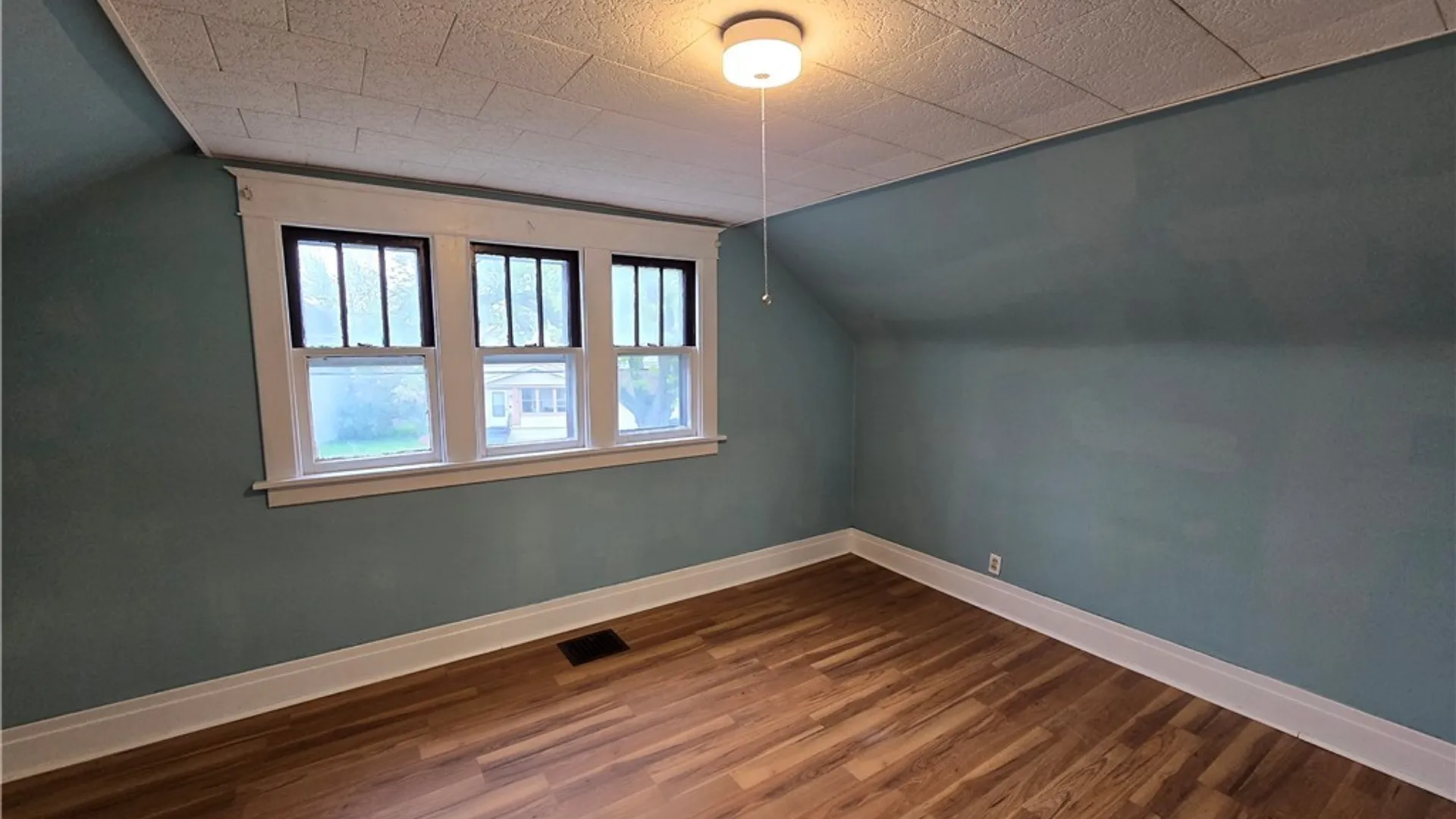 Property at 162 Bickford Avenue, Buffalo, NY 14215 17