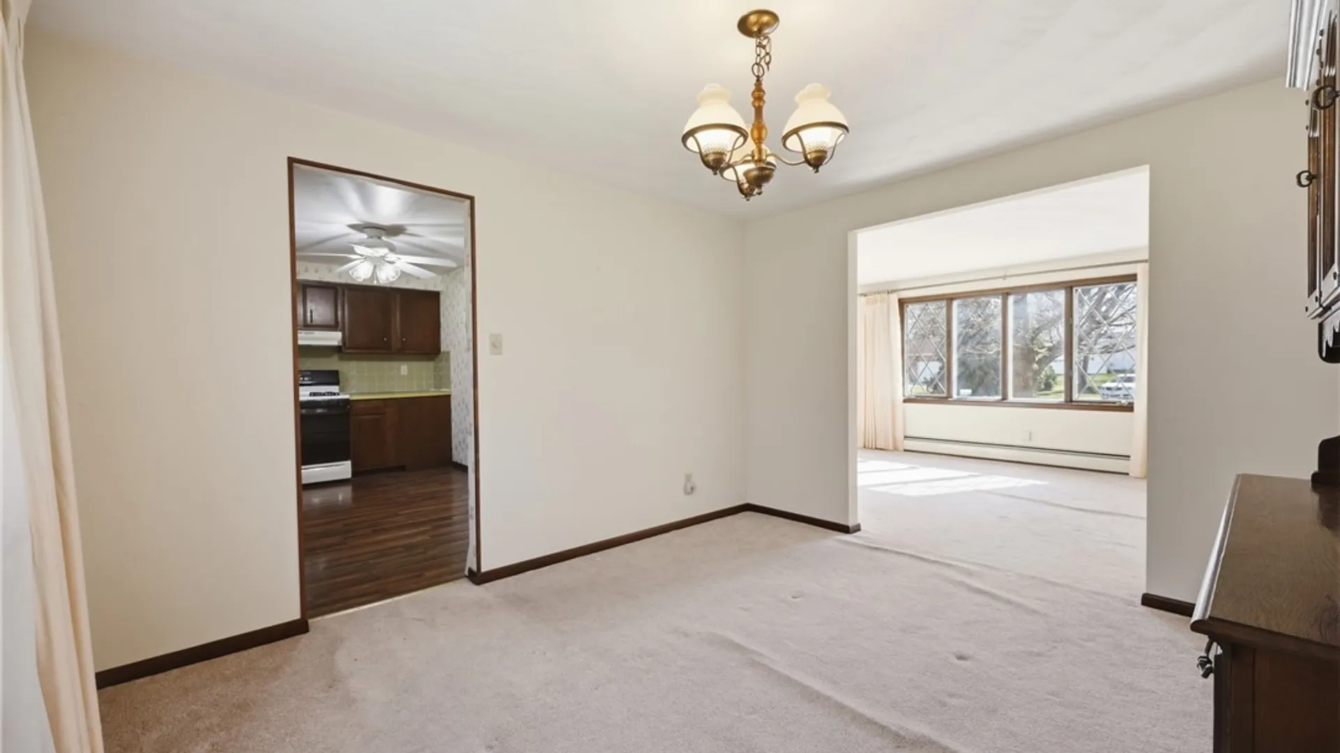 Property at 6888 Joanne Circle, Niagara, NY 14304 11