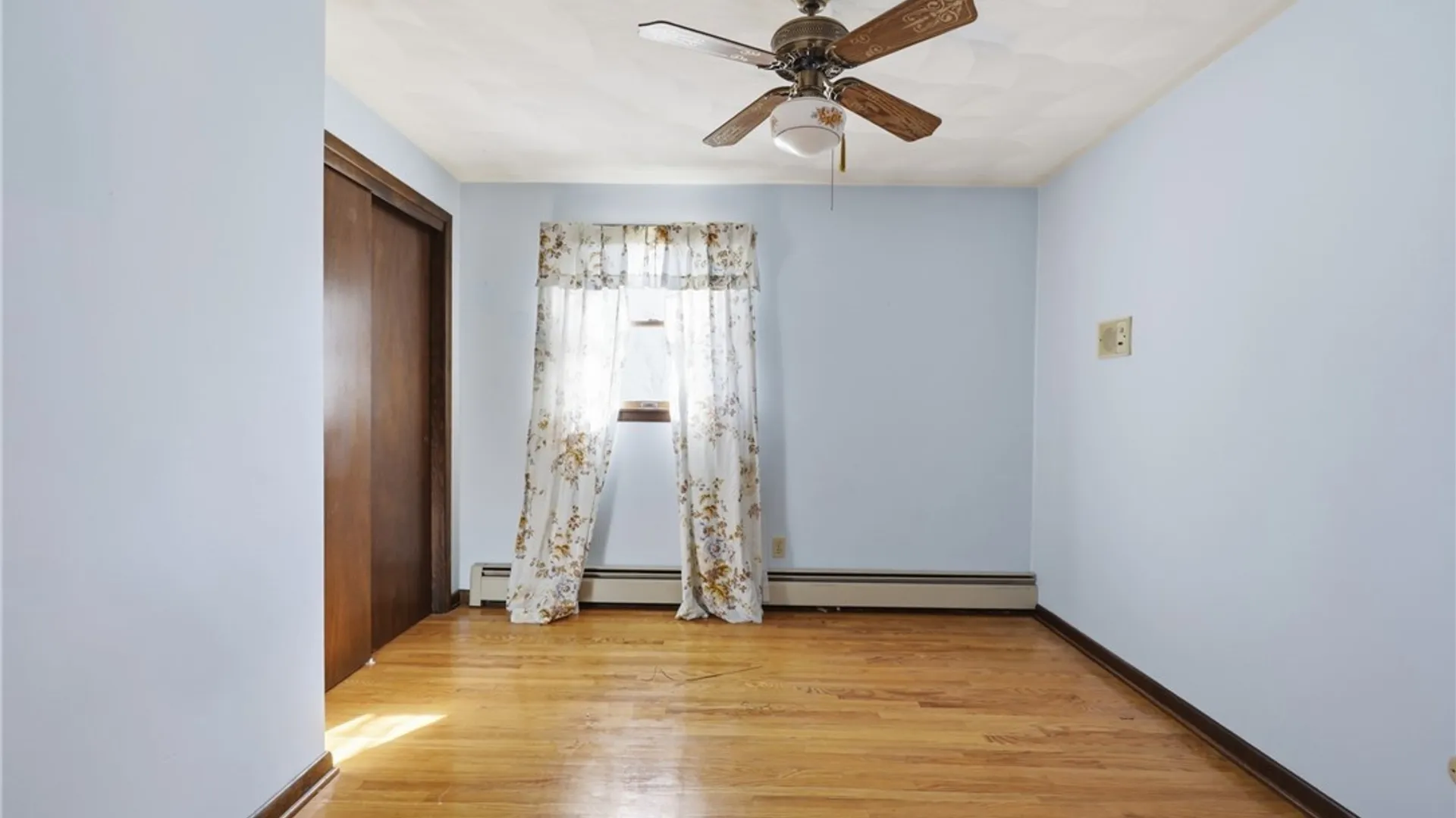 Property at 6888 Joanne Circle, Niagara, NY 14304 30