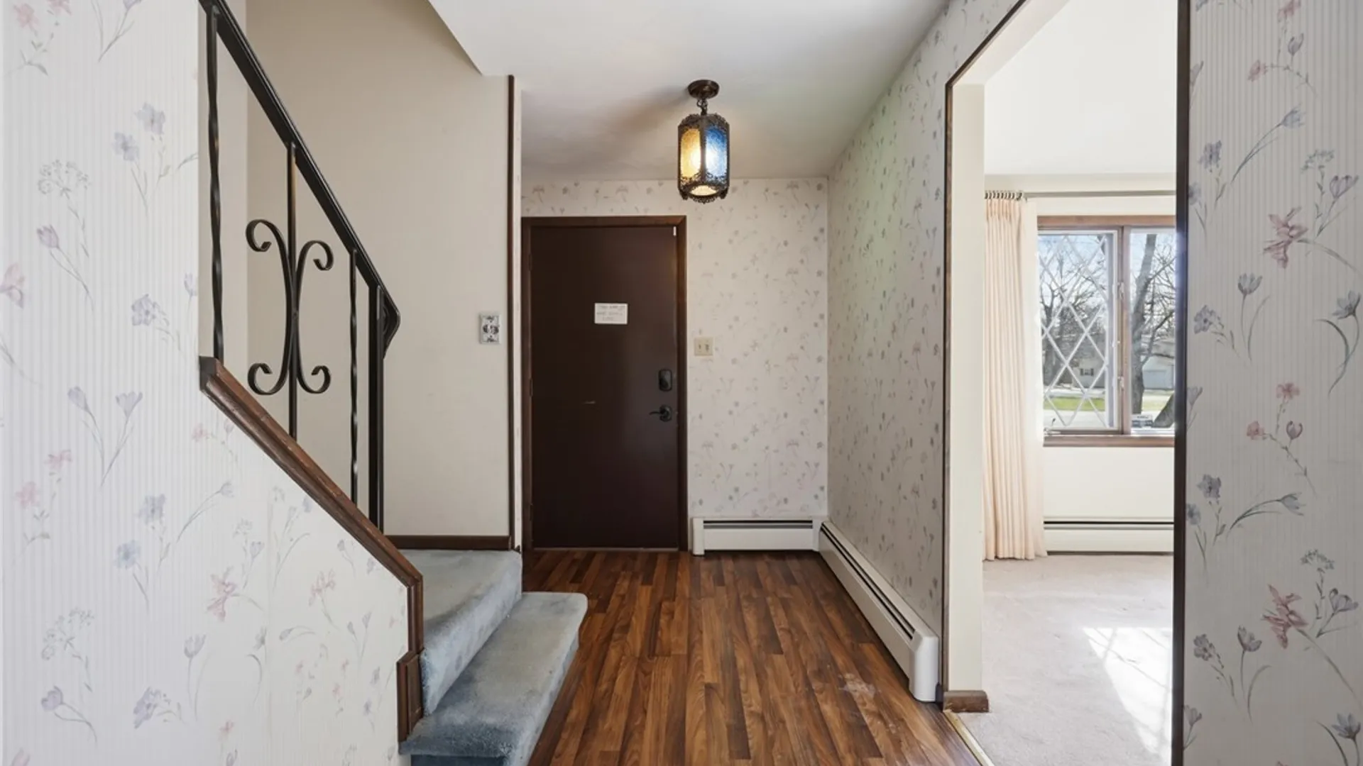 Property at 6888 Joanne Circle, Niagara, NY 14304 4