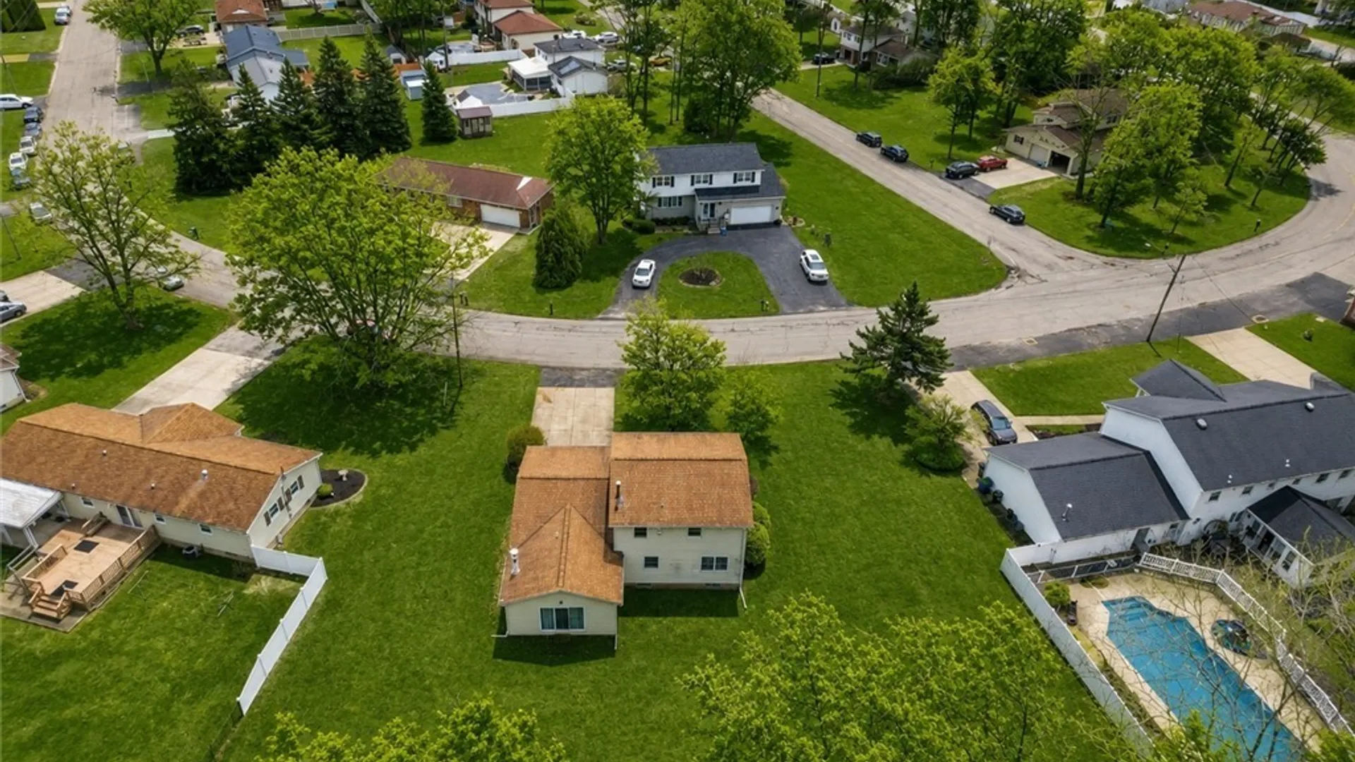 Property at 6888 Joanne Circle, Niagara, NY 14304 42