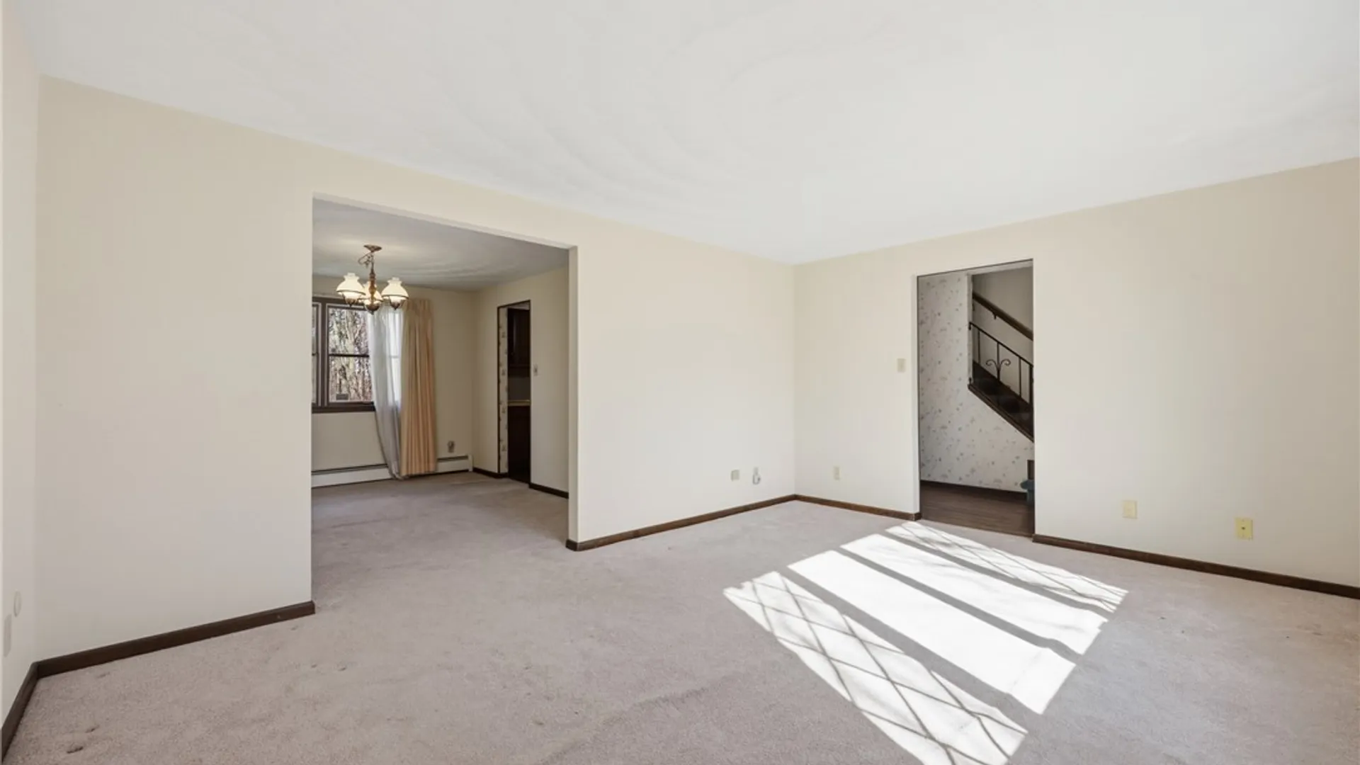 Property at 6888 Joanne Circle, Niagara, NY 14304 8