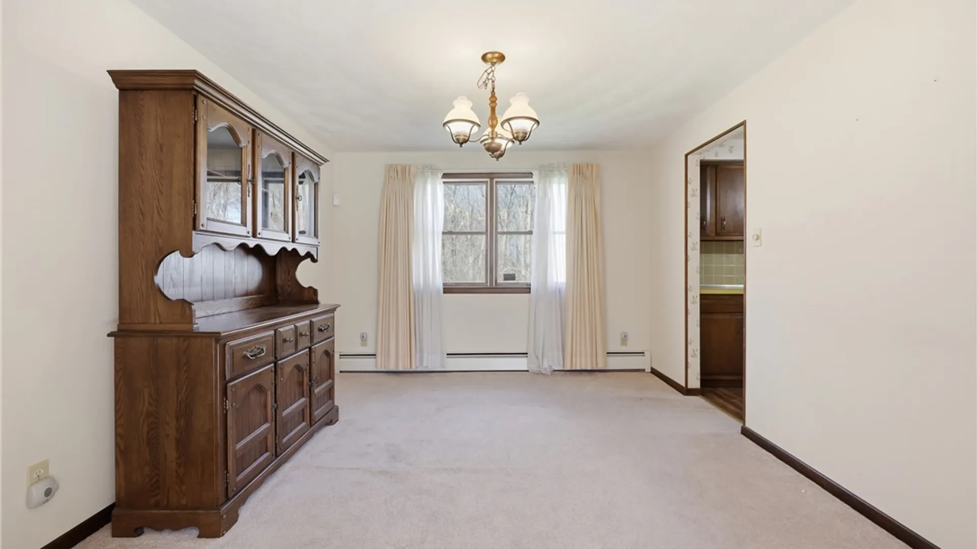 Property at 6888 Joanne Circle, Niagara, NY 14304 9
